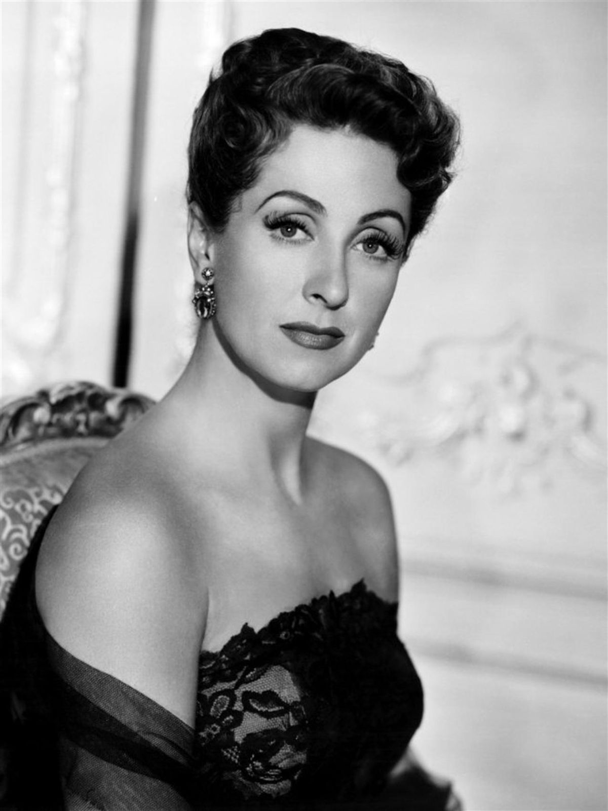 Biographie de Danielle Darrieux, Âge, Taille, Poids et Valeur Nette - gmedia