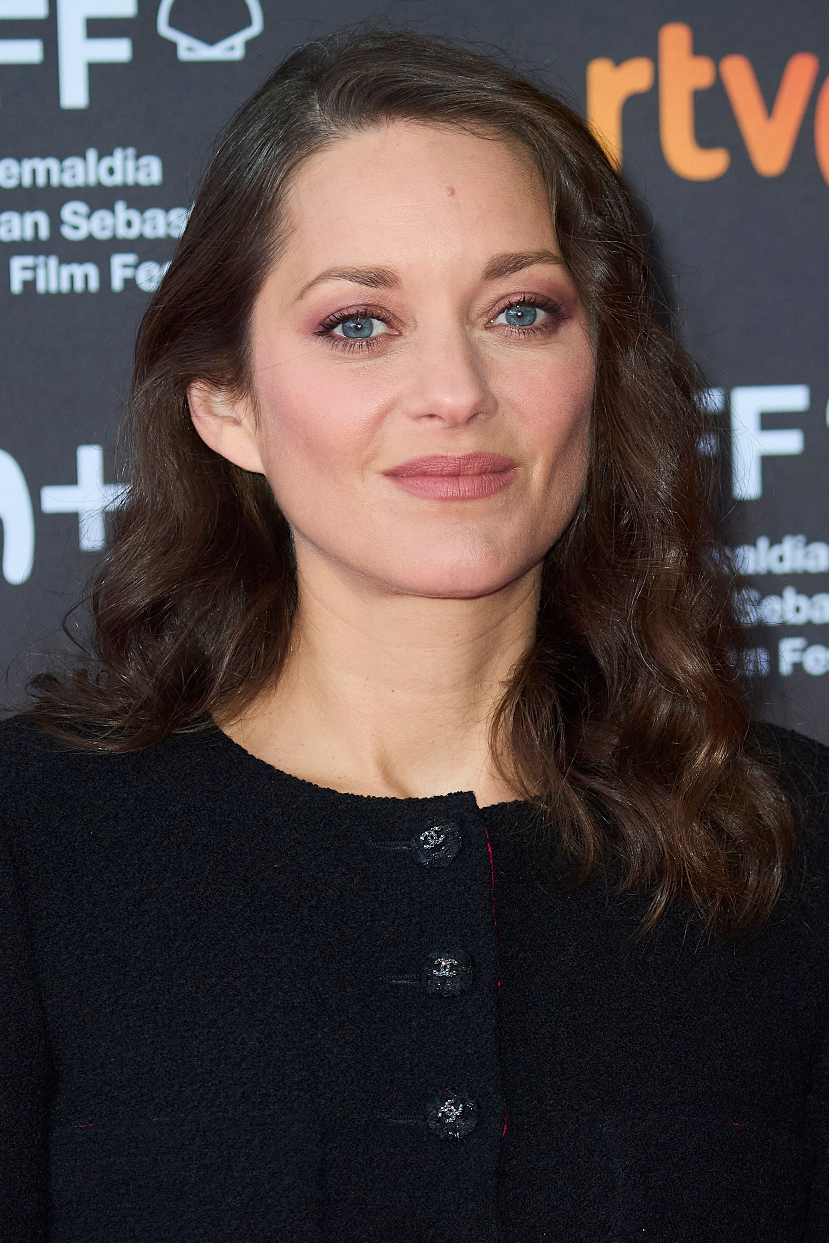 search image 2 Biographie de Marion Cotillard, Âge, Taille, Poids et Valeur Nette 2