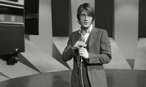 Jacques Dutronc Biographie, Âge, Taille, Poids, et Fortune - gmedia