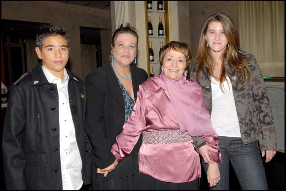 Annie Girardot Famille Parents Freres et Soeurs et Domicile