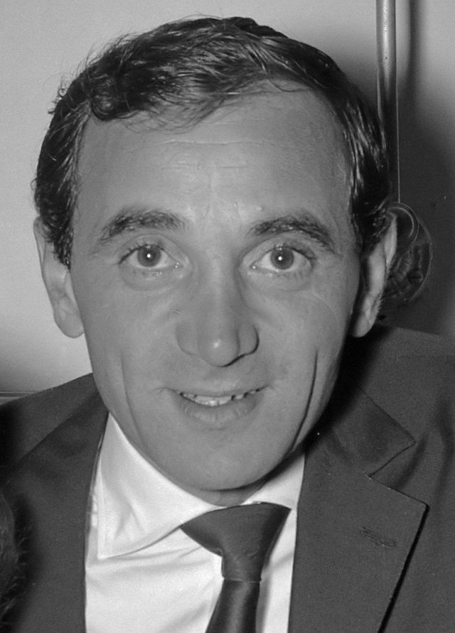 Charles Aznavour Biographie Age Taille Poids et Fortune