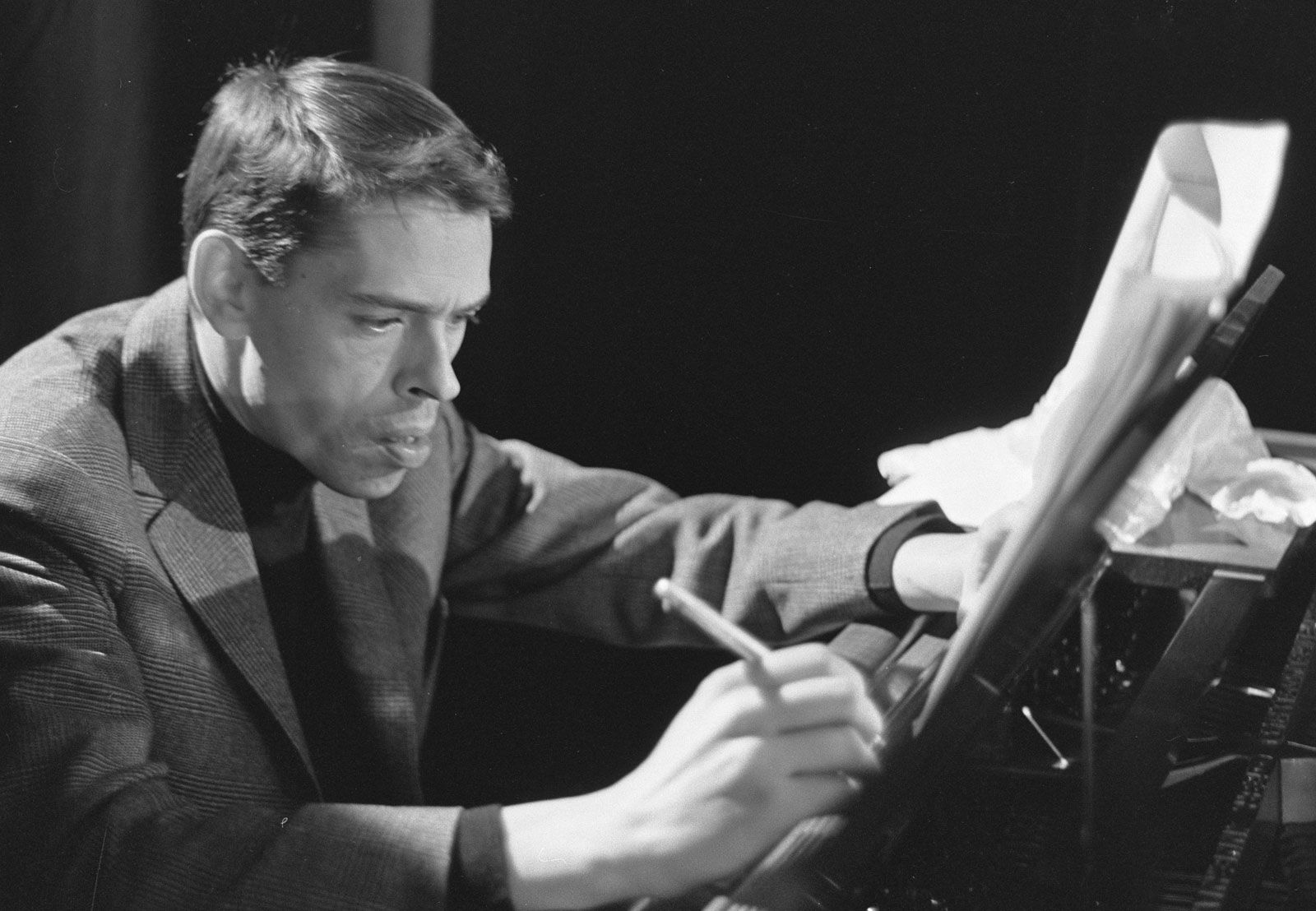 search image 2 Jacques Brel Biographie, Âge, Taille, Poids, et Fortune 2