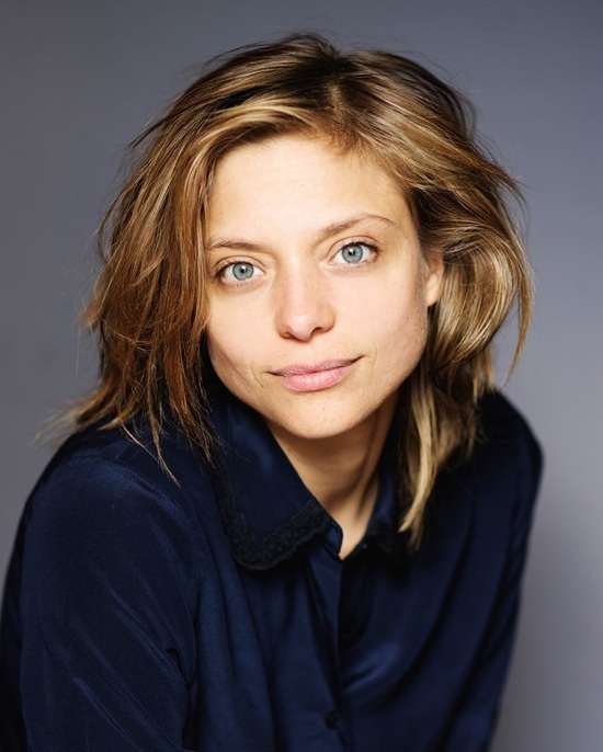 Lizzie Brochere Famille Parents Freres et Soeurs et Domicile