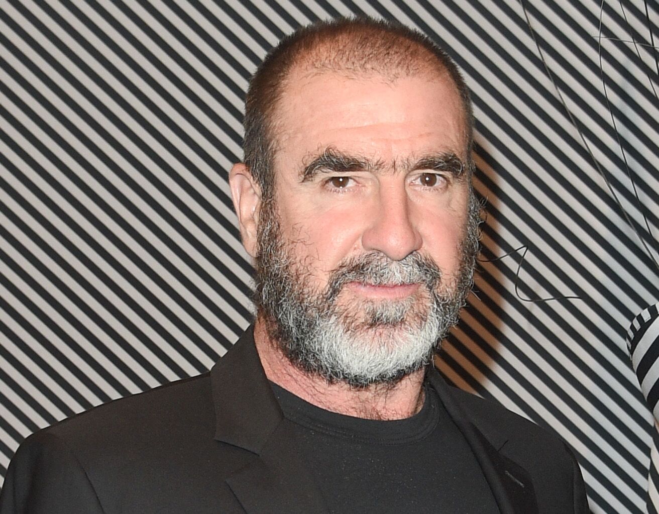 search image 2 Eric Cantona Biographie, Âge, Taille, Poids et Valeur Nette 2